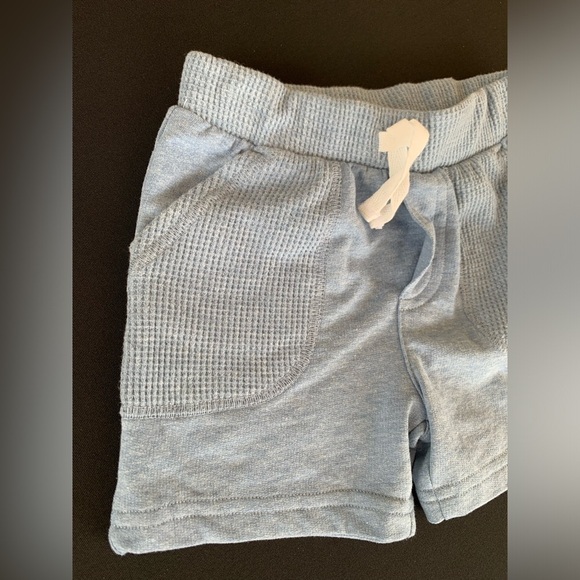 Calvin Klein 6-9 M Short - Picture 4 of 7